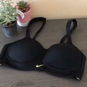 NIKE sports bra -black/neon yellow